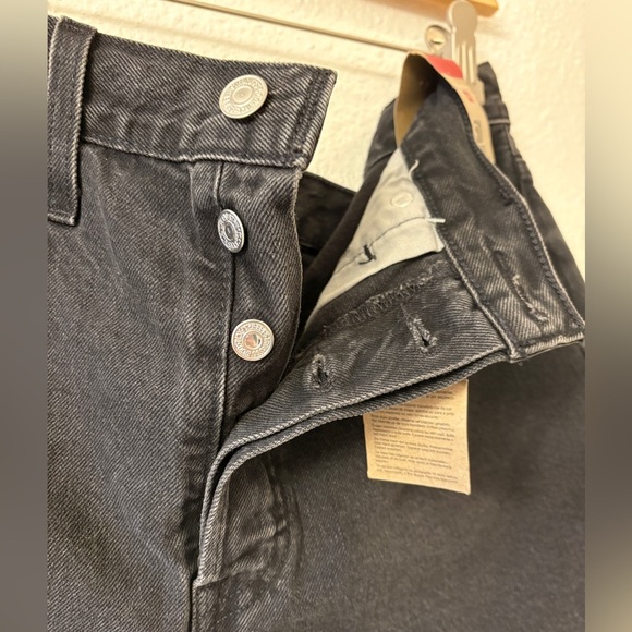 LEVI 501 Denim Cut-off Shorts NWT - Picture 3 of 5